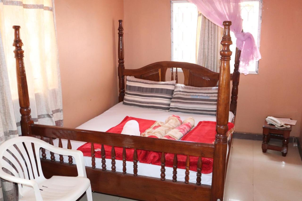 Luwafu Guest House Kampala Ngoại thất bức ảnh